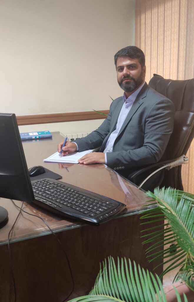 یکی از بهترین وکلای تهران دکتر محمدعلی قاسمی-مشاور دعای حقوقی و کیفری تجاری